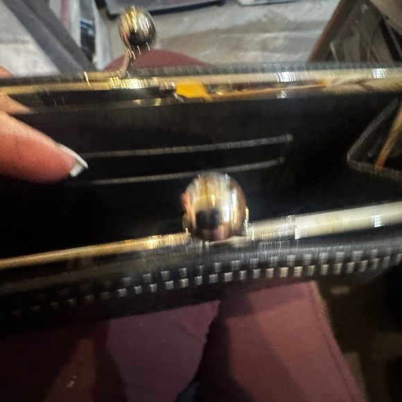 Coach framed kiss lock wristlet Elegant Black Embossed Women's Clutch - Picture 7 of 7